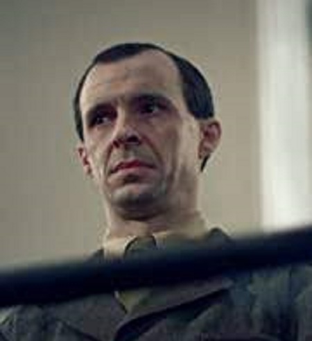 David Heap as Jury Foreman on the Madman